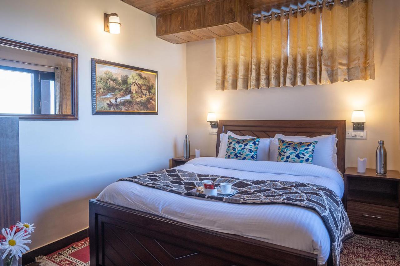 Stayvista At Cecil Cottages With Barbeque, Hill View Kasauli Exterior foto